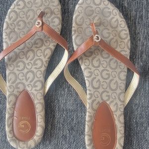 Ladies Guess flip flops, size 11
